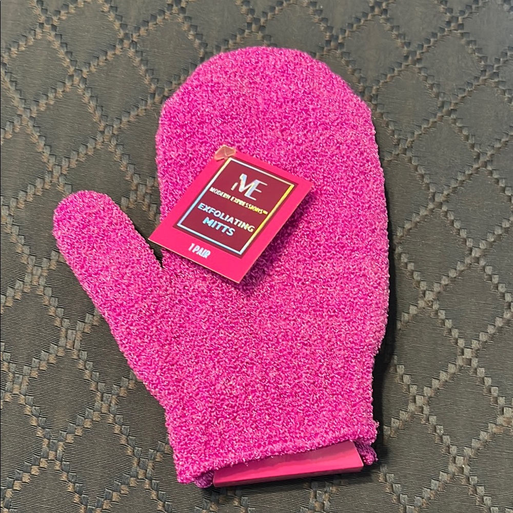 NWT Exfoliating Bath Mitts